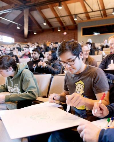 Students participate in active learning classroom